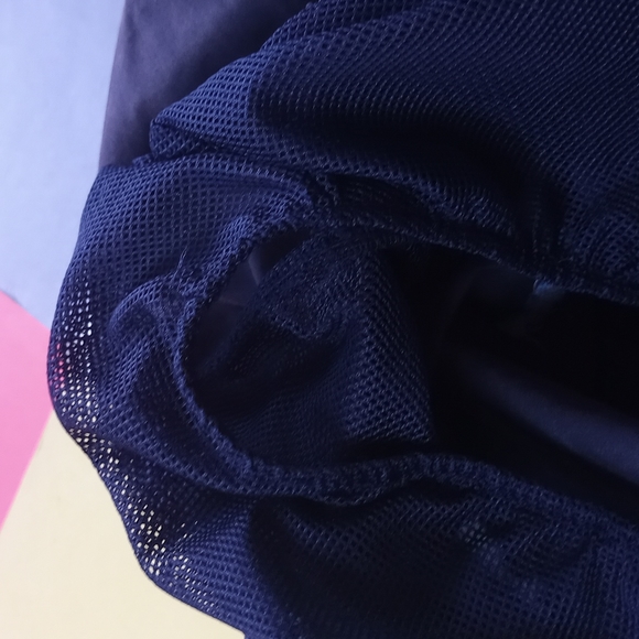 Tommy Hilfiger Whale Embroidered Pattern Short With Liner And Pockets - Picture 7 of 8